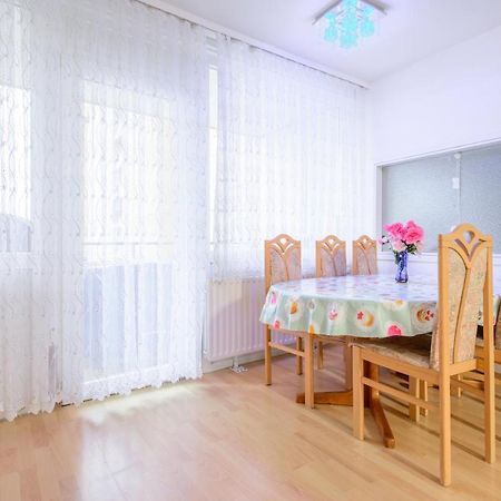 Anyroomdirect Private Apartments In Laatzen Near Hannover Exhibition Room Agency Exterior photo