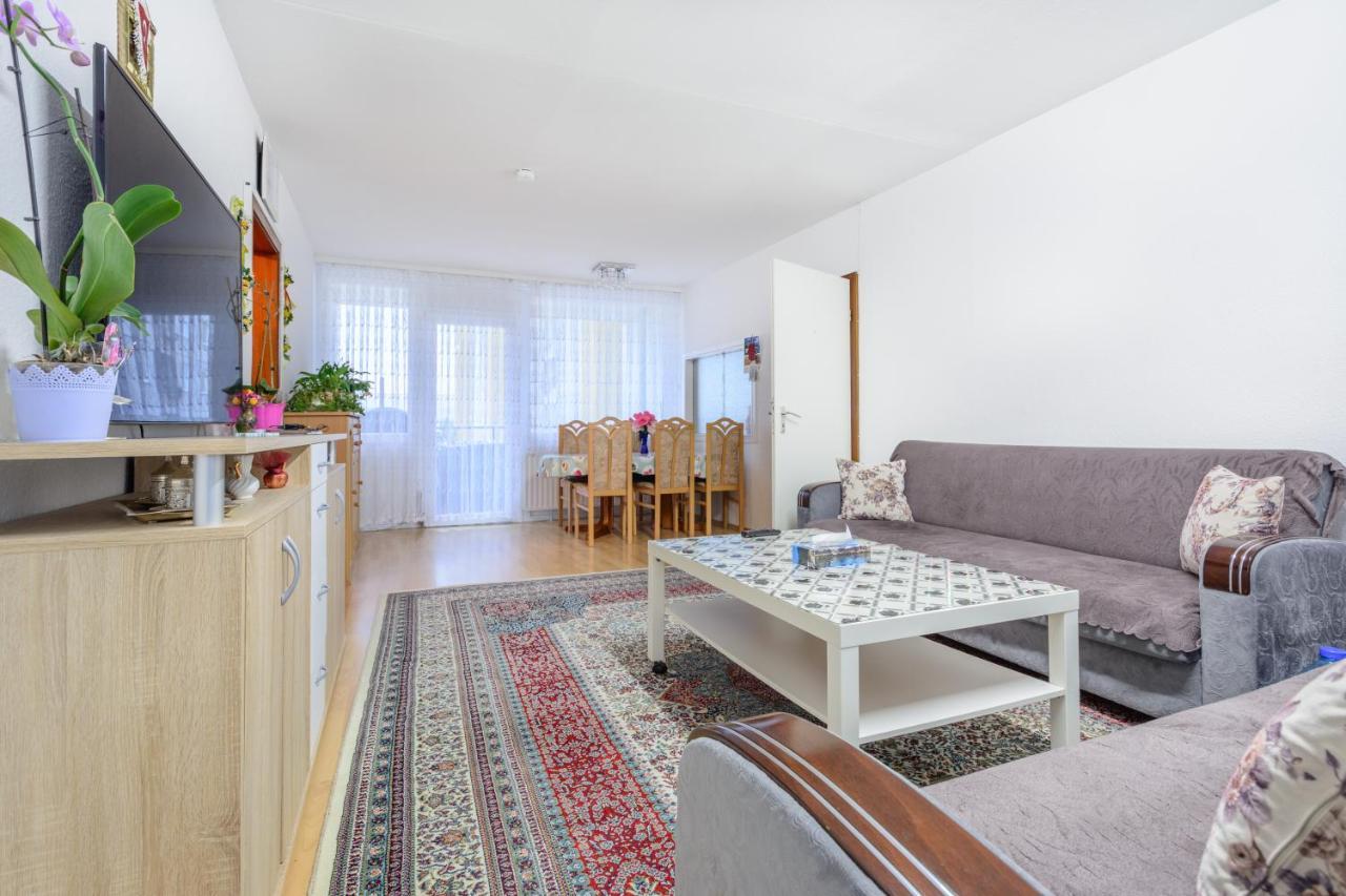 Anyroomdirect Private Apartments In Laatzen Near Hannover Exhibition Room Agency Exterior photo