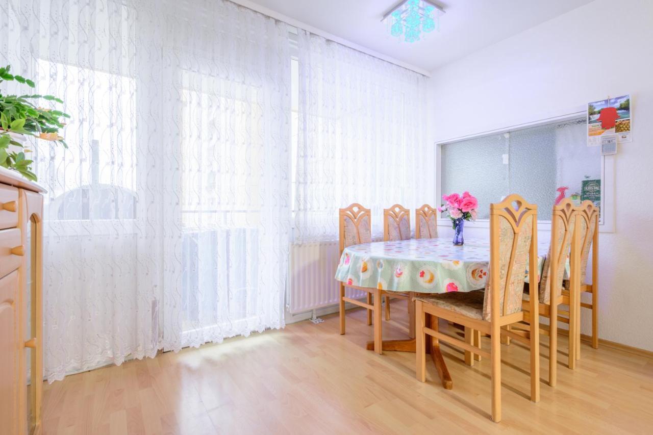Anyroomdirect Private Apartments In Laatzen Near Hannover Exhibition Room Agency Exterior photo