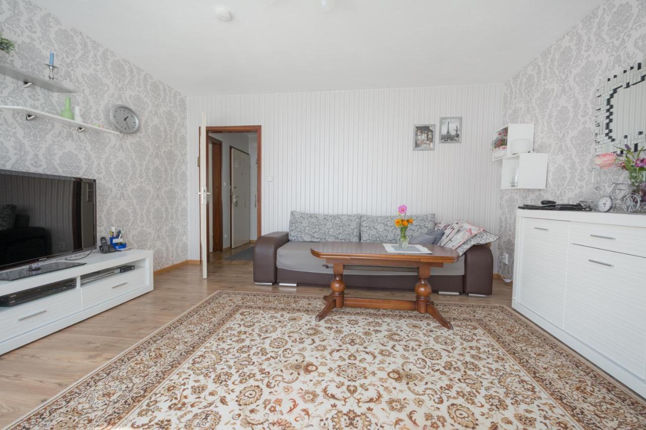 Anyroomdirect Private Apartments In Laatzen Near Hannover Exhibition Room Agency Exterior photo