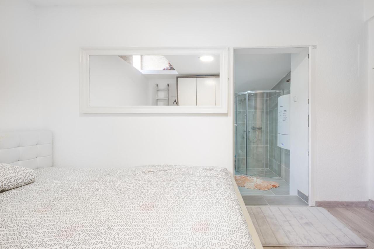 Anyroomdirect Private Apartments In Laatzen Near Hannover Exhibition Room Agency Exterior photo